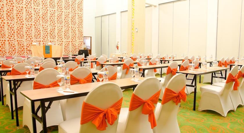 Harris Hotel Batam Center Exterior foto