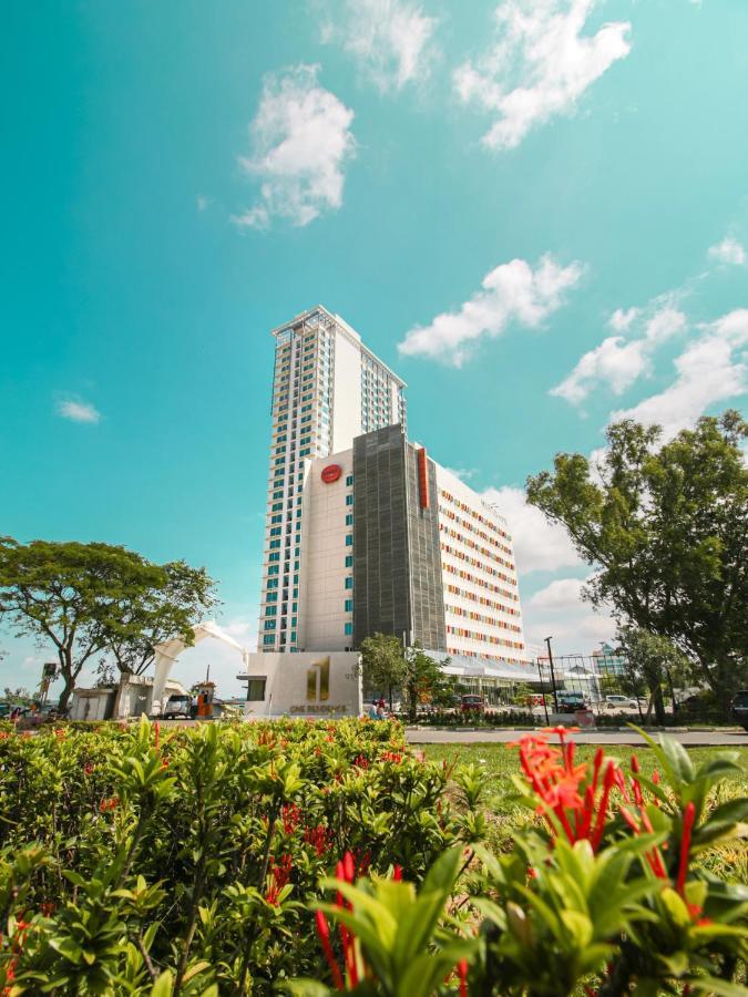 Harris Hotel Batam Center Exterior foto