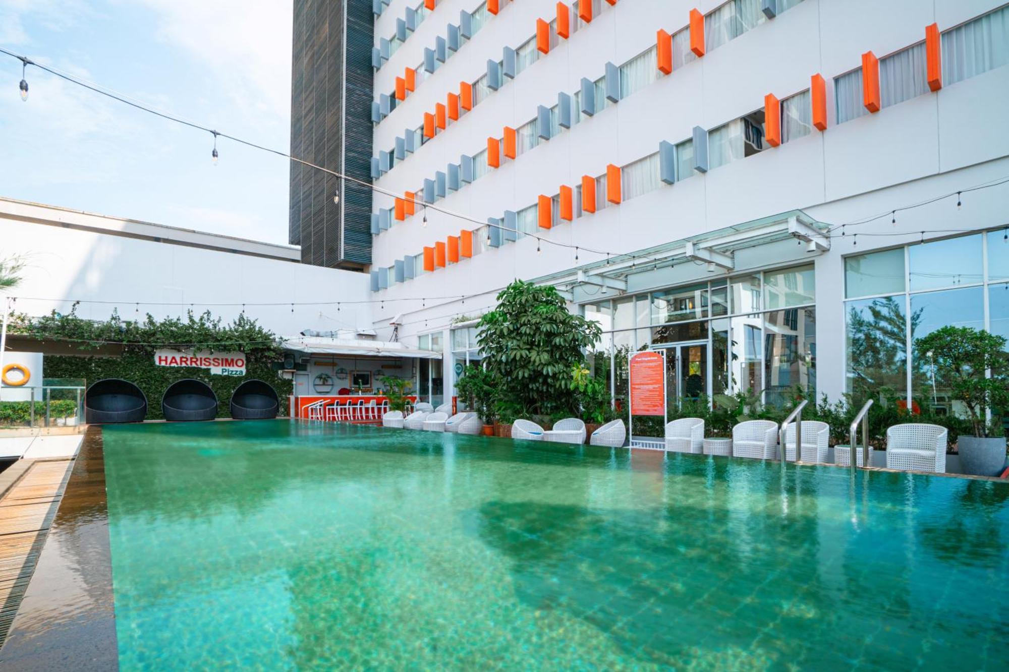 Harris Hotel Batam Center Exterior foto