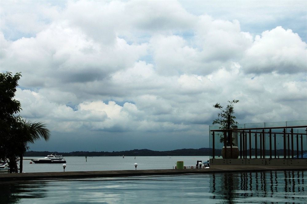 Harris Hotel Batam Center Exterior foto