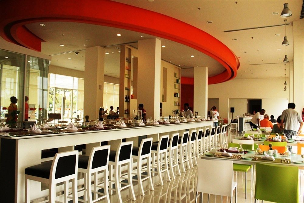 Harris Hotel Batam Center Exterior foto
