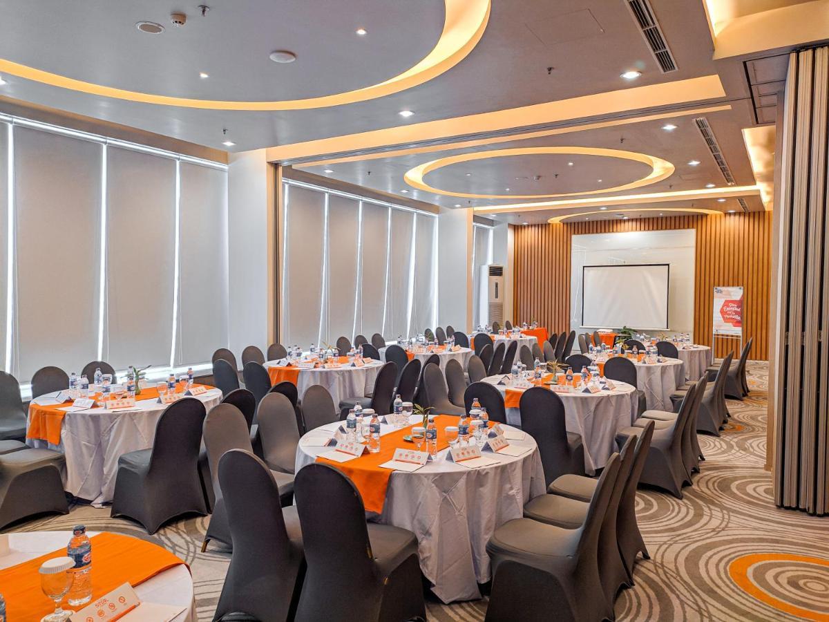 Harris Hotel Batam Center Exterior foto